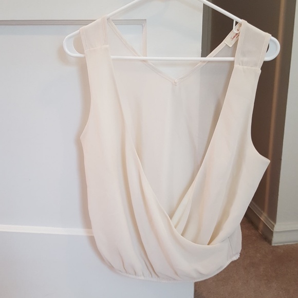 Sarah la top - Picture 1 of 2